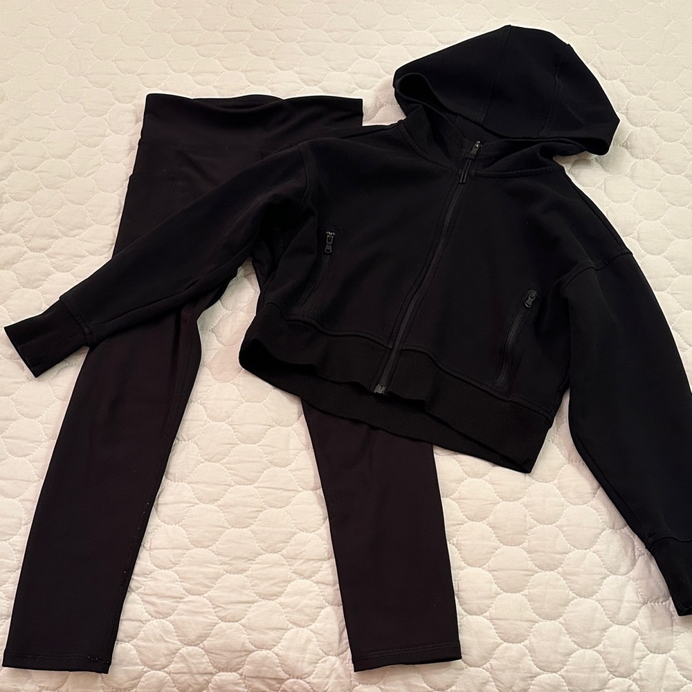 Girls Old Navy Active Black Leggings and Hoodie